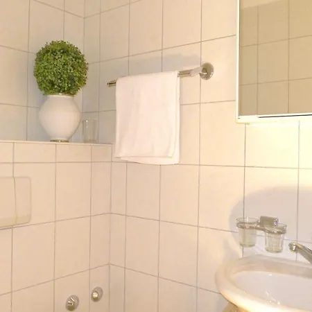 Apartment Zaehringerplatz Old Town