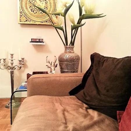 Apartment Zaehringerplatz Old Town